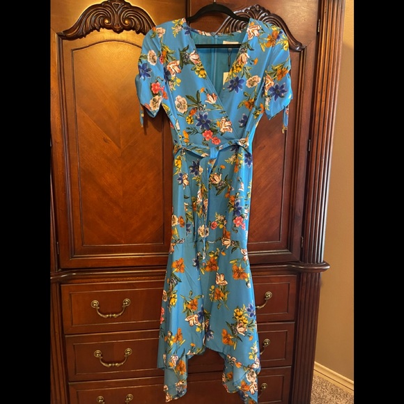 Dress - Picture 1 of 1